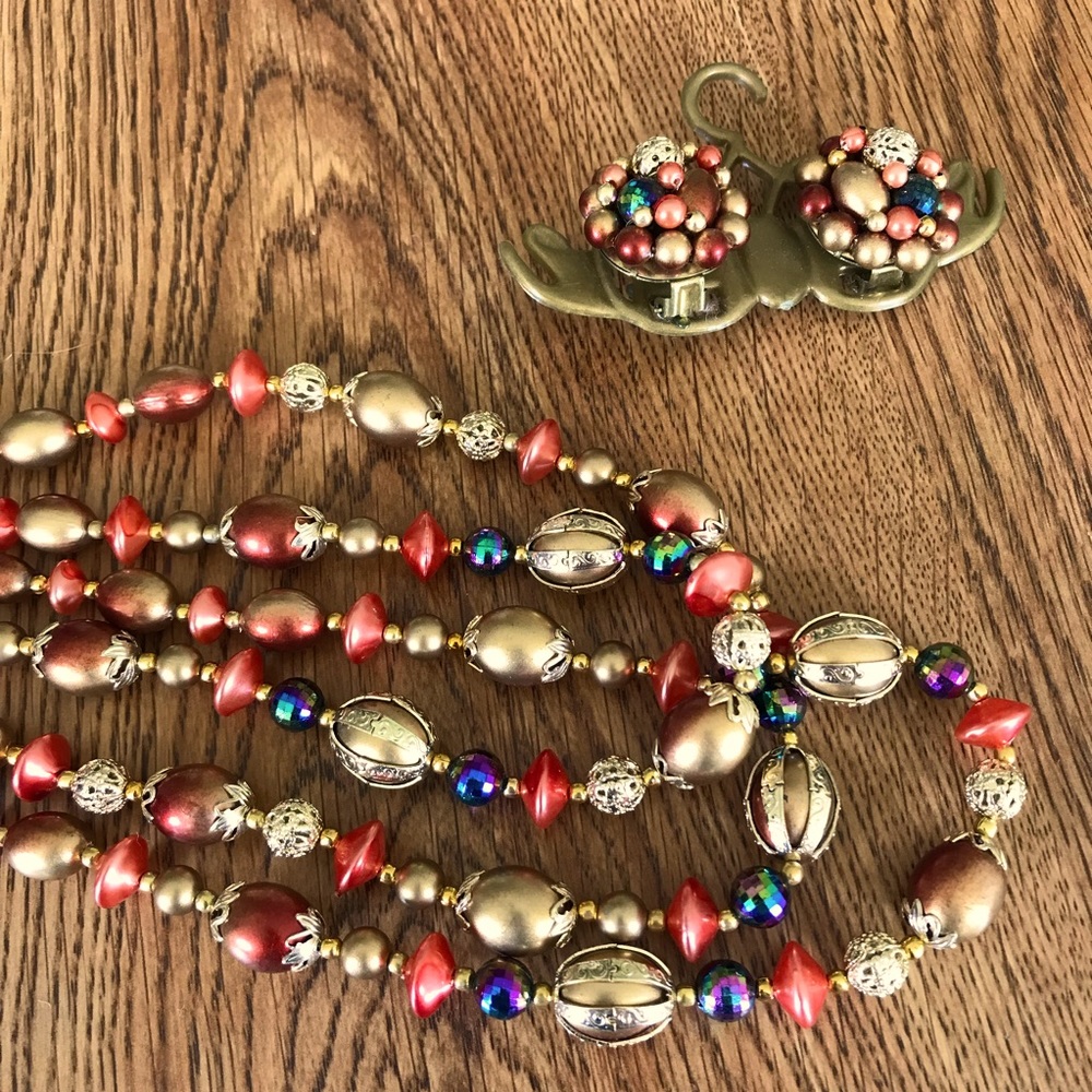 Vintage Plastic Bead Necklace and Clip On Earrings